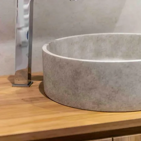 T2 Ed Warner * Narbonne