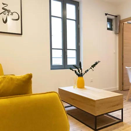 T2 Ed Warner Apartament *